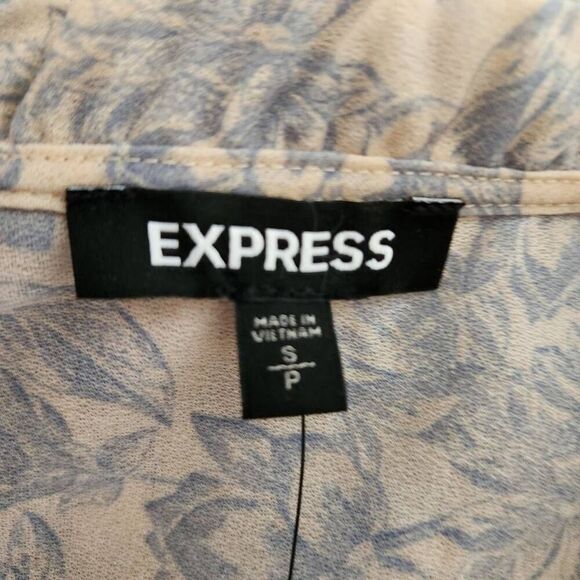 Express women's small blue floral Victorian ruffle long sleeve NWT blouse - Picture 4 of 5